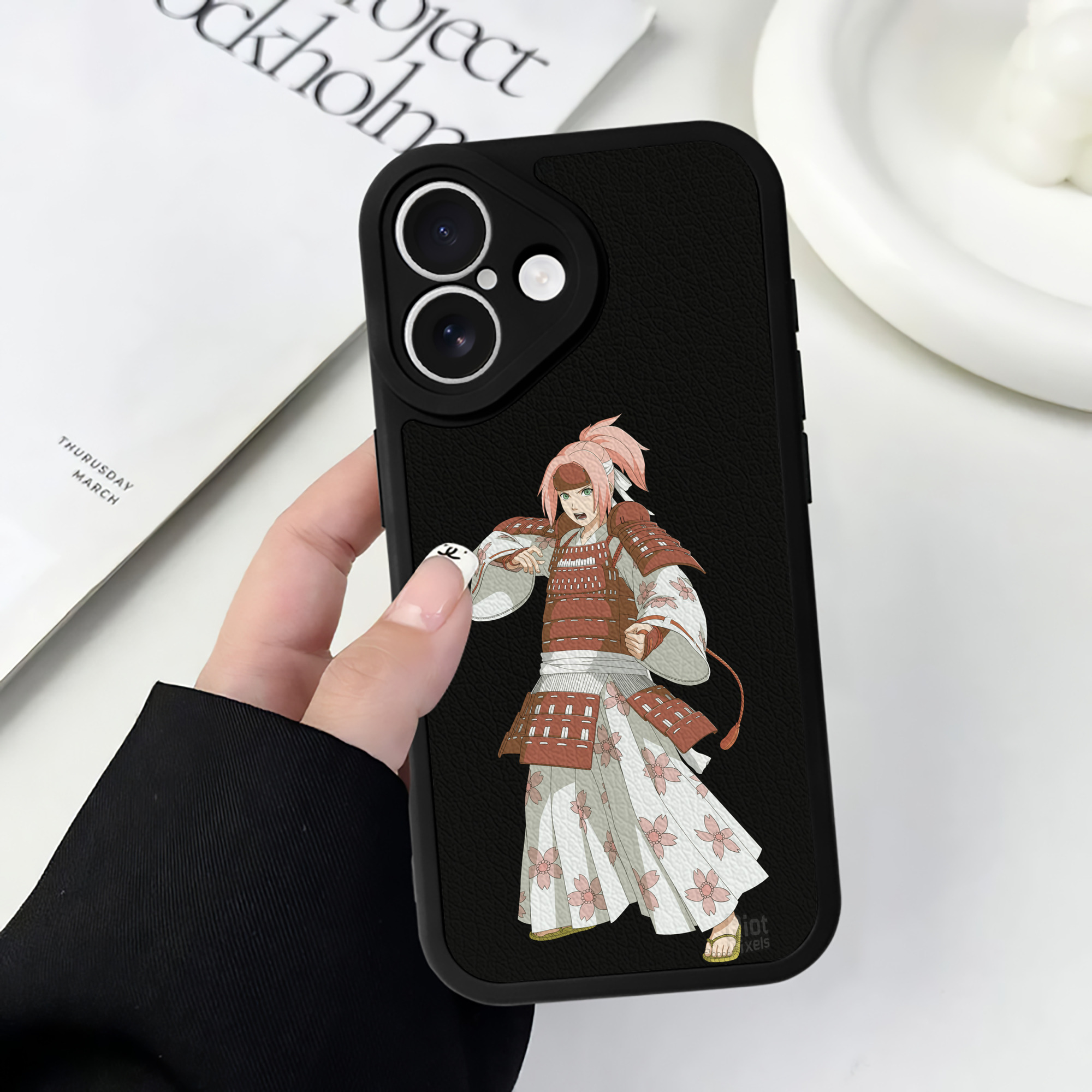 （画像用） NARUTO -ナルト- 春野サクラ Haruno Sakura 【iPhone 16シリーズ対応】シリコンスマホケース（レザー調） 材質：シリコン